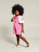 Jardineira Rosa com Blusa Bordada